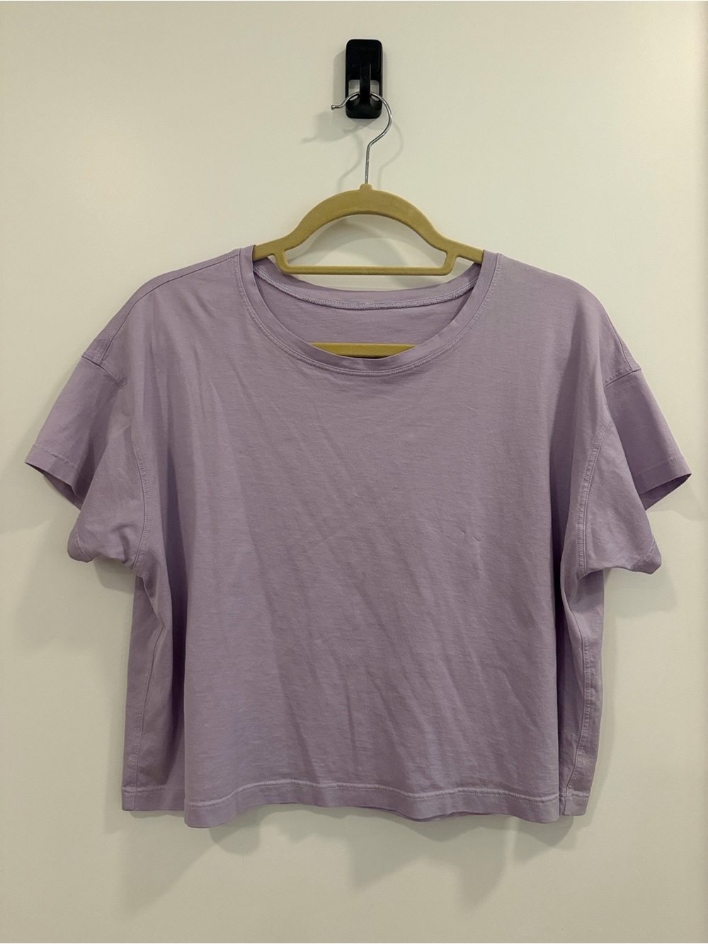 Lululemon Short Sleeve Cropped Tee in Light Purple | est. size Large or 10-12